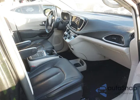 2021 Chrysler Pacifica Touring L z USA, uszkodzony, nr VIN 2C4RC1BG8MR526029